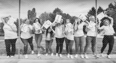 Entre copines toutes en jean baskets Emilie Champeyroux Photographies Auvergne Riom Aigueperse