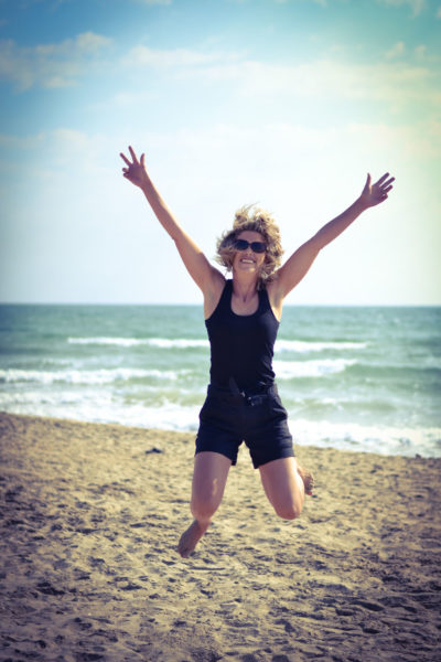 portrait jeune femme sur la plage Emilie Champeyroux Photographies Auvergne Riom Aigueperse