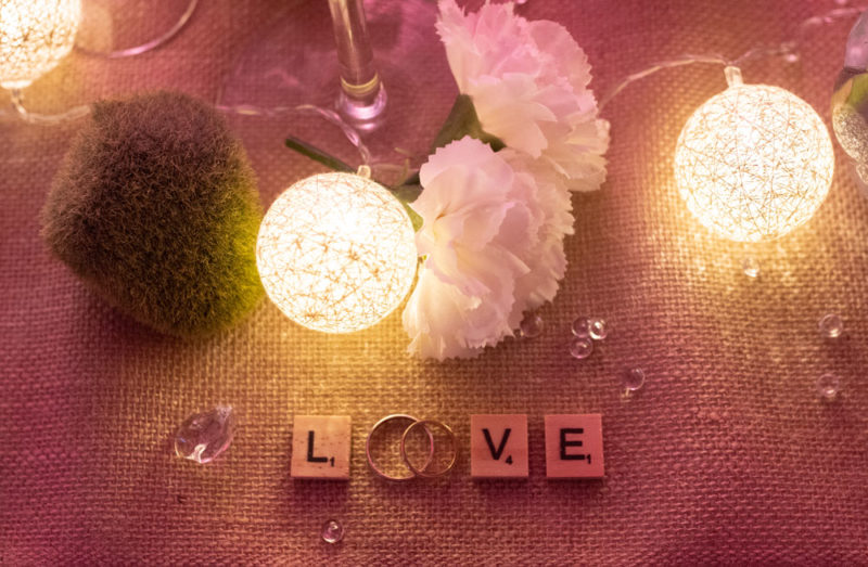 Mariage décoration alliances et LOVE Emilie Champeyroux Photographies Auvergne Riom Aigueperse