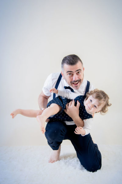 Papa et sa fille en studio Emilie Champeyroux Photographies Auvergne Riom Aigueperse