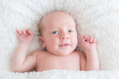 Bébé qui sourit Emilie Champeyroux Photographies Auvergne Riom Aigueperse