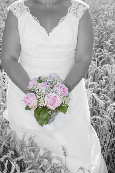 Mariage photos de couple des mariés bouquet Emilie Champeyroux Photographies Auvergne Riom Aigueperse