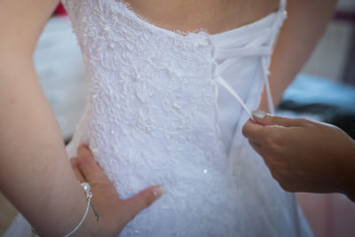 Mariage photos des préparatifs de la mariée Emilie Champeyroux Photographies Auvergne Riom Aigueperse