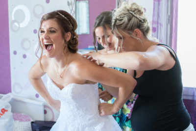 Mariage photos des préparatifs de la mariée Emilie Champeyroux Photographies Auvergne Riom Aigueperse