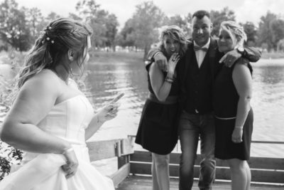 Mariage photos de couple des mariés avec les témoins Emilie Champeyroux Photographies Auvergne Riom Aigueperse