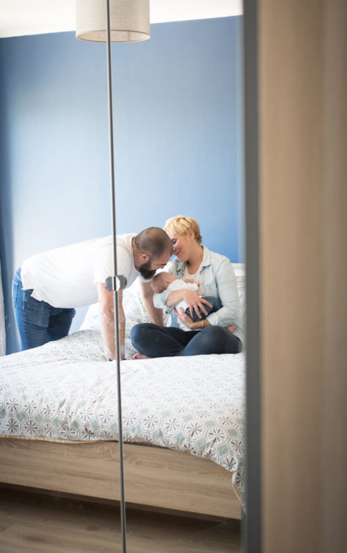 Heureux évènement en famille à domicile Emilie Champeyroux Photographies Auvergne Riom Aigueperse