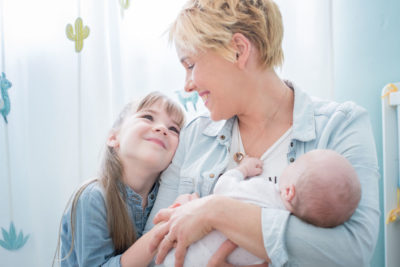 Heureux évènement en famille à domicile Emilie Champeyroux Photographies Auvergne Riom Aigueperse