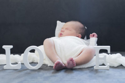 Bébé qui dort LOVE Emilie Champeyroux Photographies Auvergne Riom Aigueperse